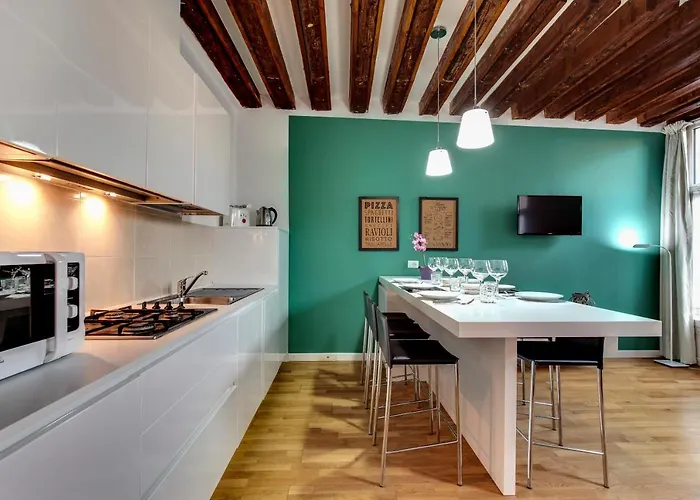 Cannaregio suite with garden